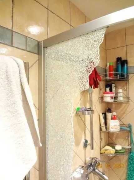 Обслуживание стеклянных дверей, перегородок. Вернём идеальный вид!