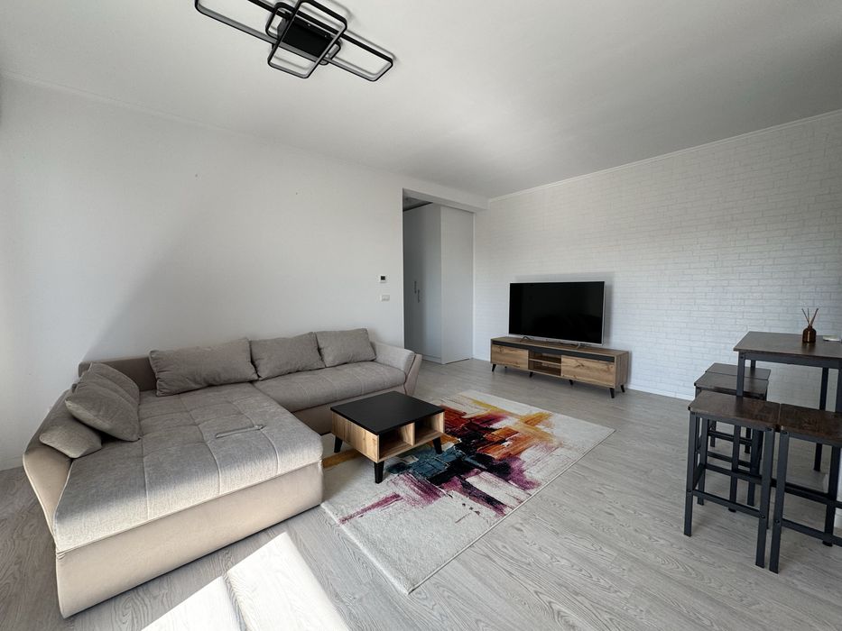 Inchiriez apartament cu 2 camere in Giroc zona ESO