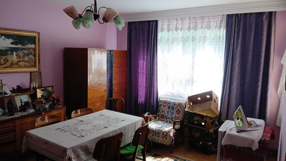 Apartament 3 camere + boxă, 79,5 mp construiți, etaj 2/4, zona 1 Decembrie 1918, Piatra-Neamț