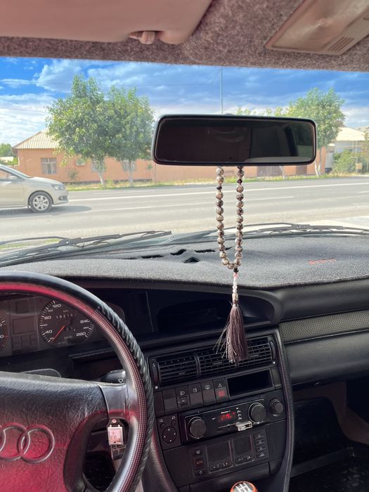 Срочно продам ауди с4