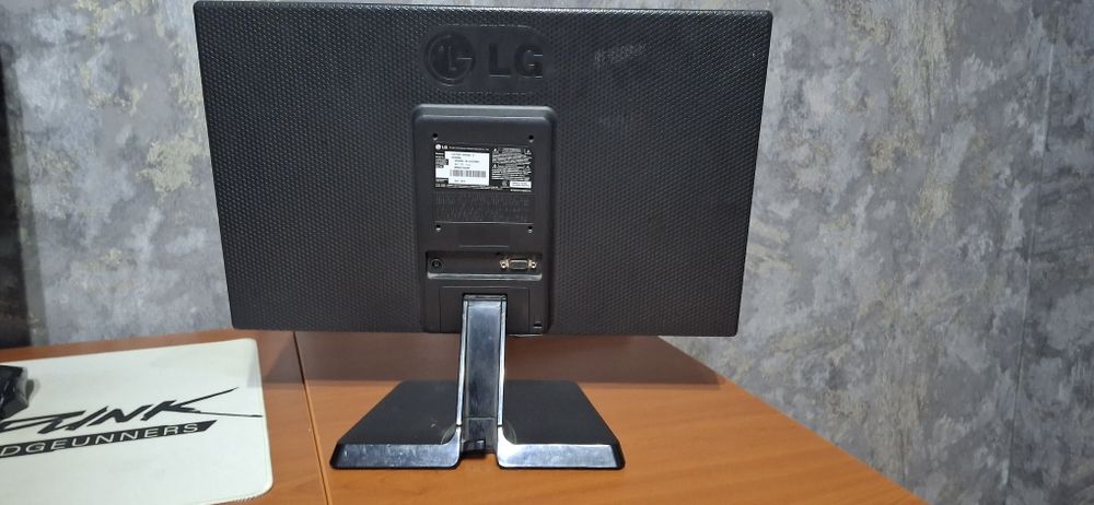 Продам монитор LG