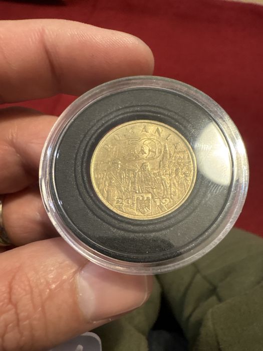 Vand sau schimb cu model care nu il am monede de 50 bani  comemorative