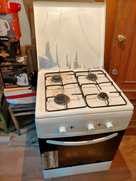 Продам газ плиту