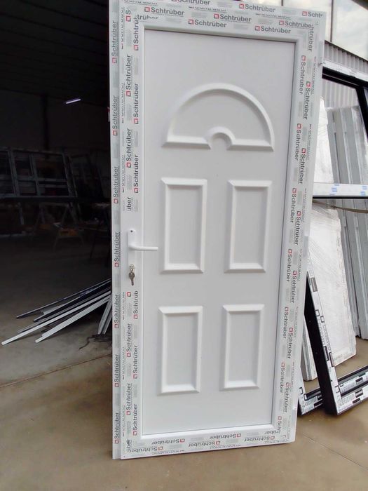 ВХОДНА бяла пвц врата  90/200см