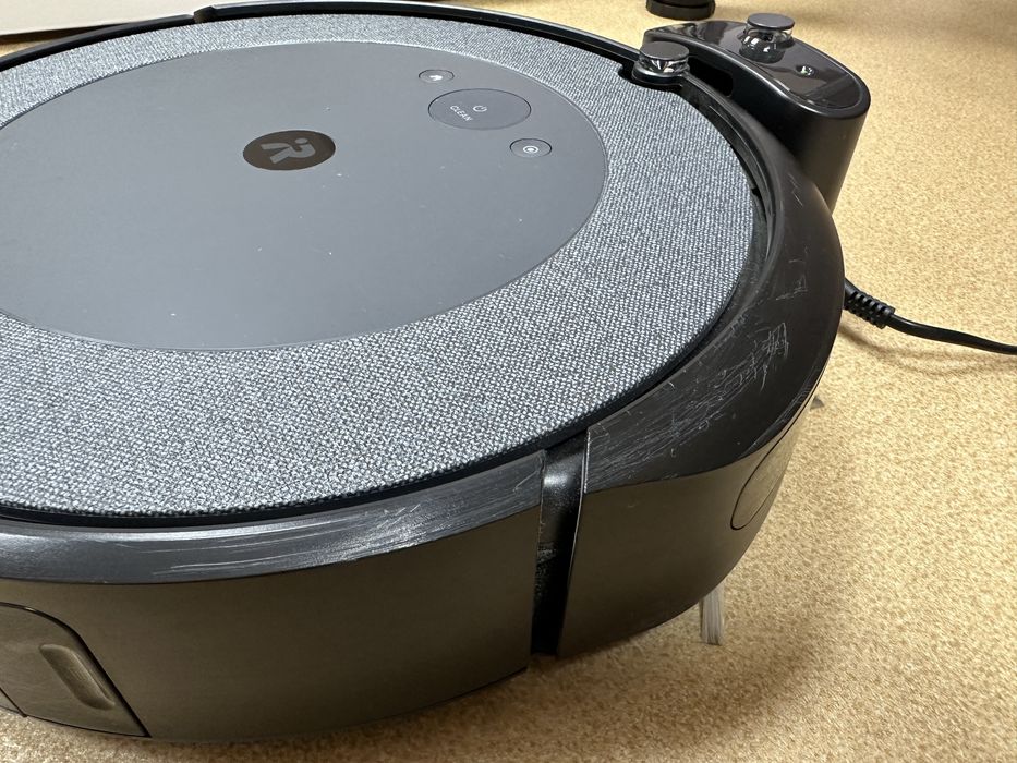 Прахосмукачка робот Roomba i3