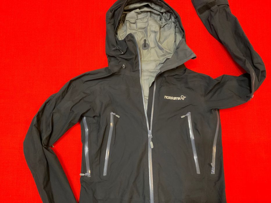 Norrona gore-tex-оригинлно дамско яке 36 с