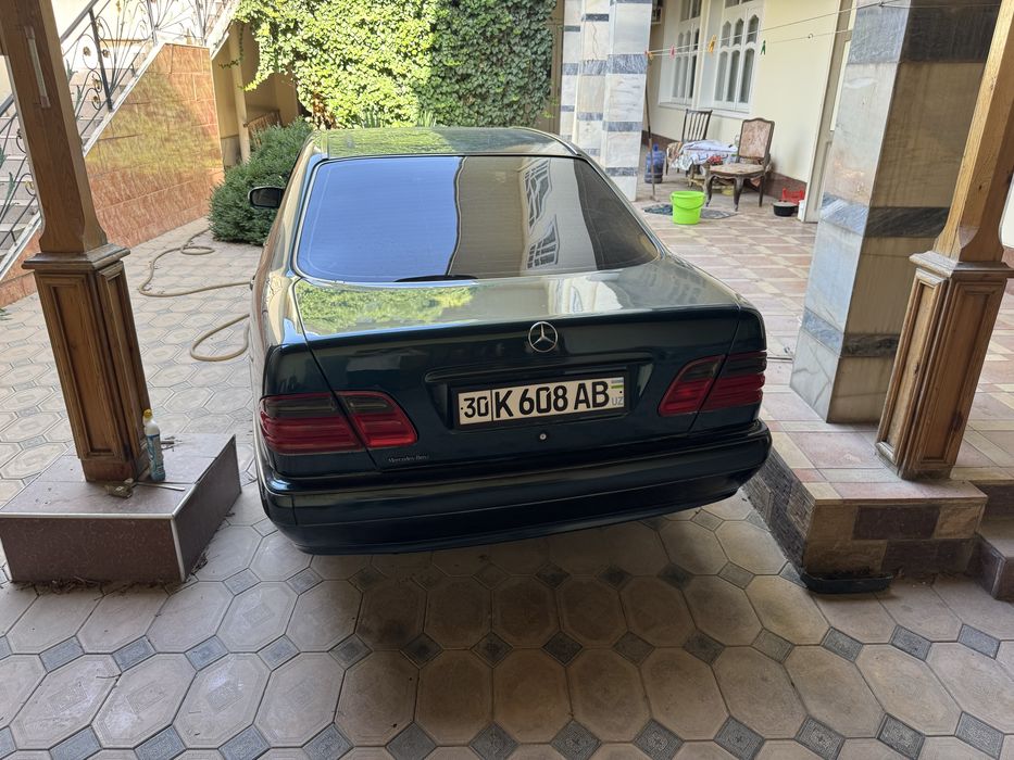 Mercedes Benz W210