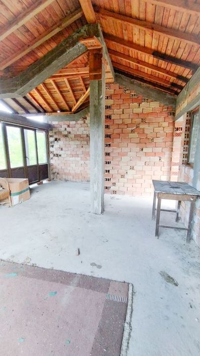 Къща в Ловеч, област-с.Скандалото площ 261 цена 120675