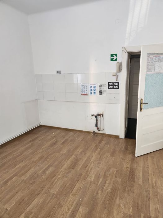 Apartament 2 camere + dependințe Targoviste Central