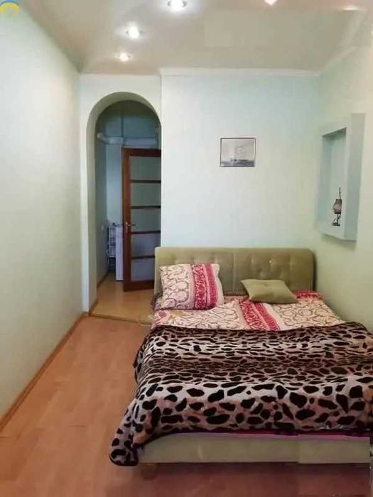 Тристаен имот в Център-ЦУМ