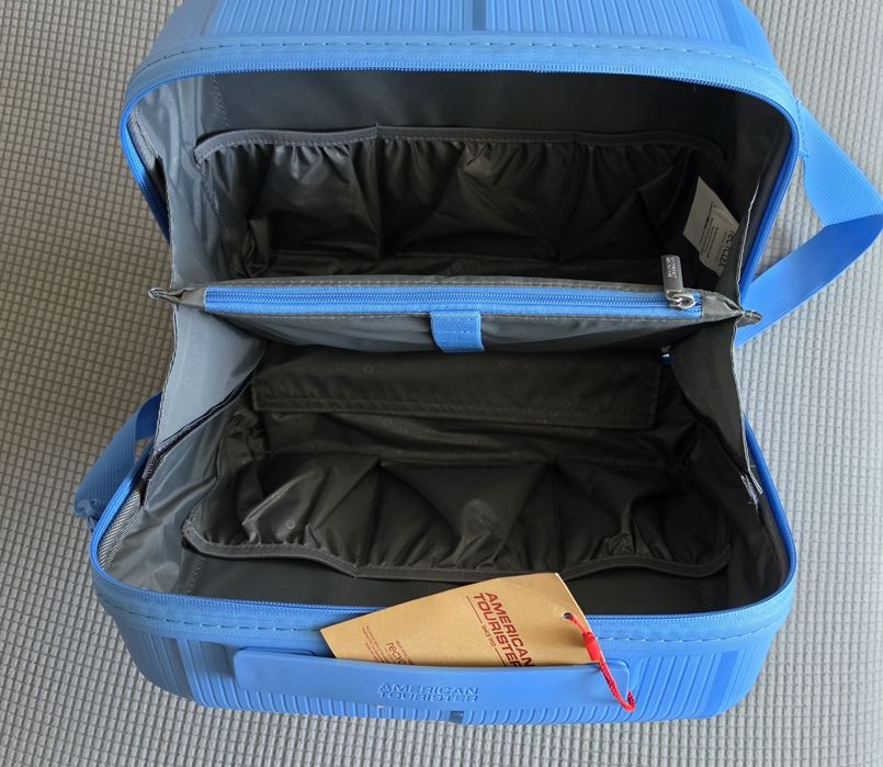 American Tourister Beauty Case. Твърд дамски куфар за козметика
