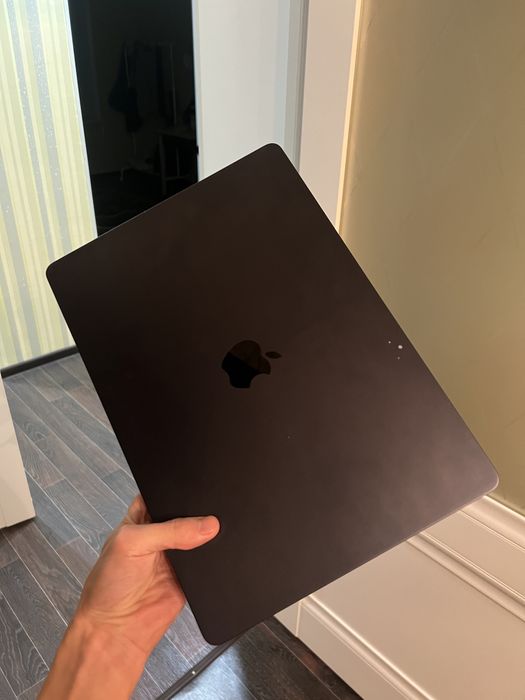 Продам Macbook Air 15’ M2