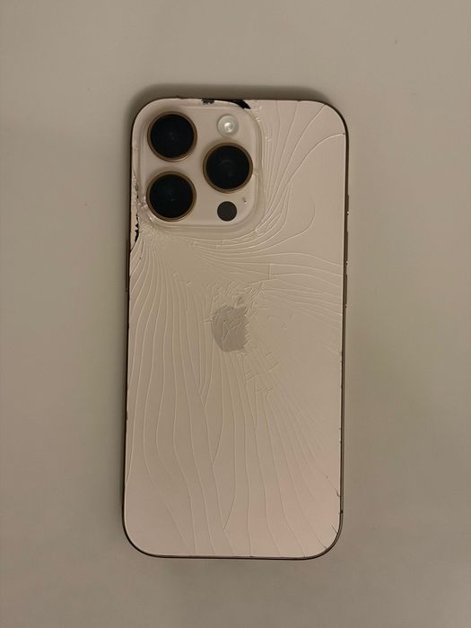 iPhone 16 pro,  256 gb , 98% baterie , neverlocked. Citește anunțul