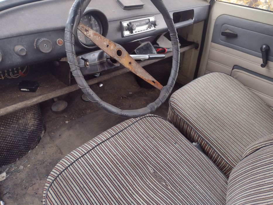 Продавам Трабант 601