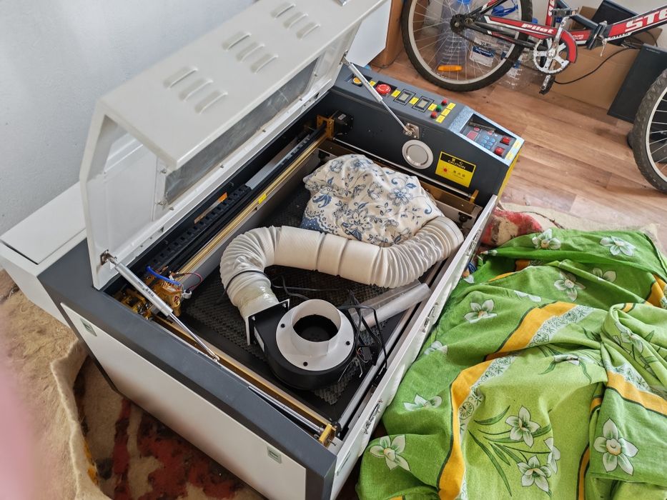 Лазерный гравировальный станок калидад