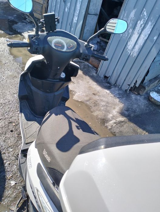 Продам скутер на ходу