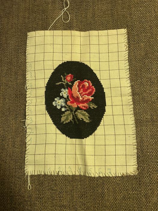 Гоблени “Кръст с Роза” “пролет в планината” “Смърф” “Роза”