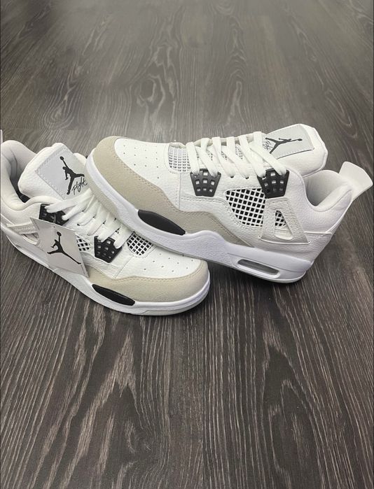 Pantofi sport noi cu eticheta