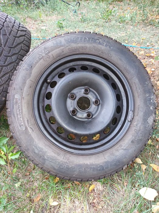 Cauciucuri cu janta wv golf 5 second hand