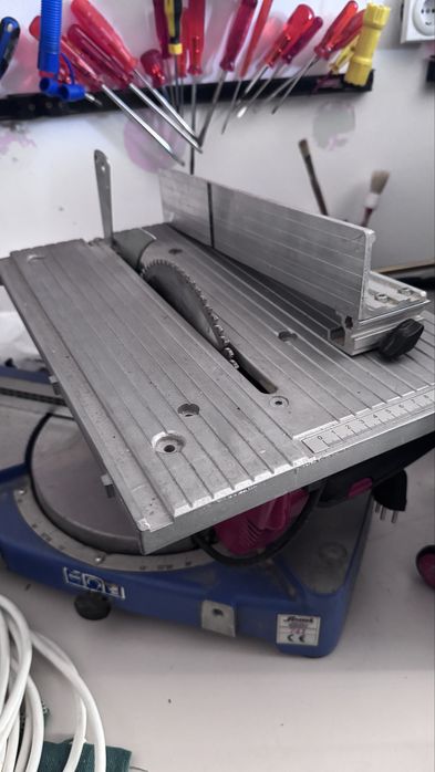 Торцовочна пила с площадка Femi 741