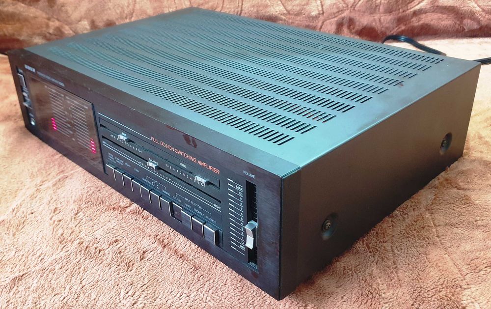 Uher VG-836 statie amplificator putere 90W pe 4 Ohm, sau 60W pe 8 Ohm