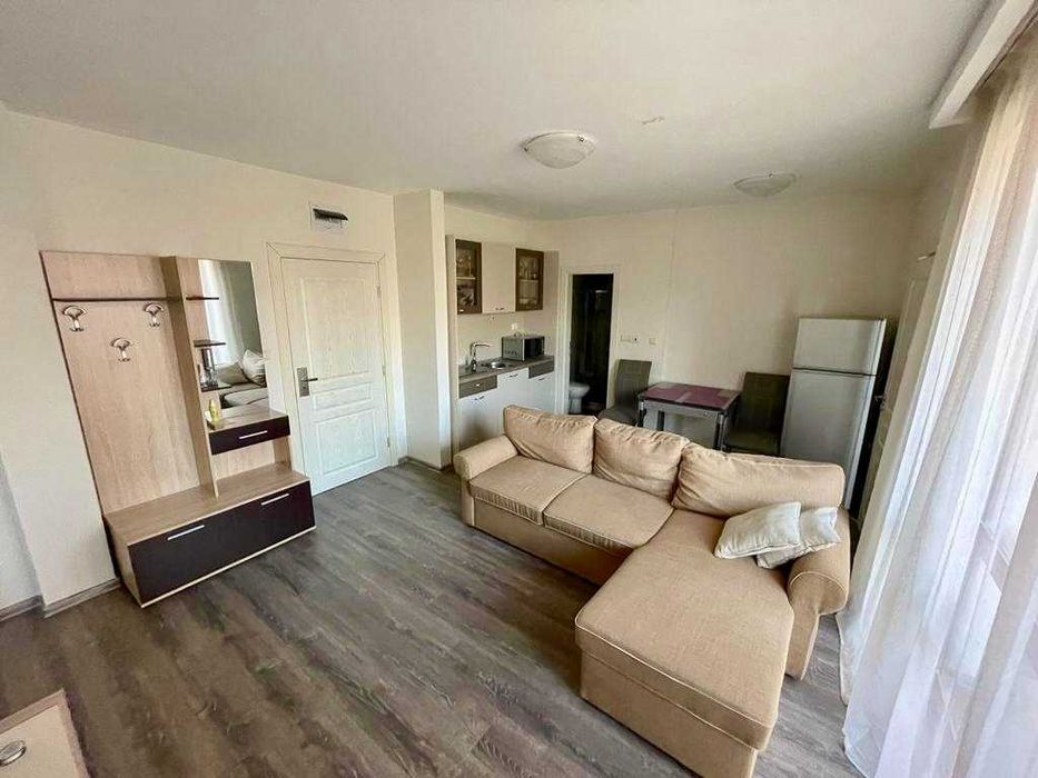 Обзаведен тристаен апартамент в луксозен к-с „Тарсис”