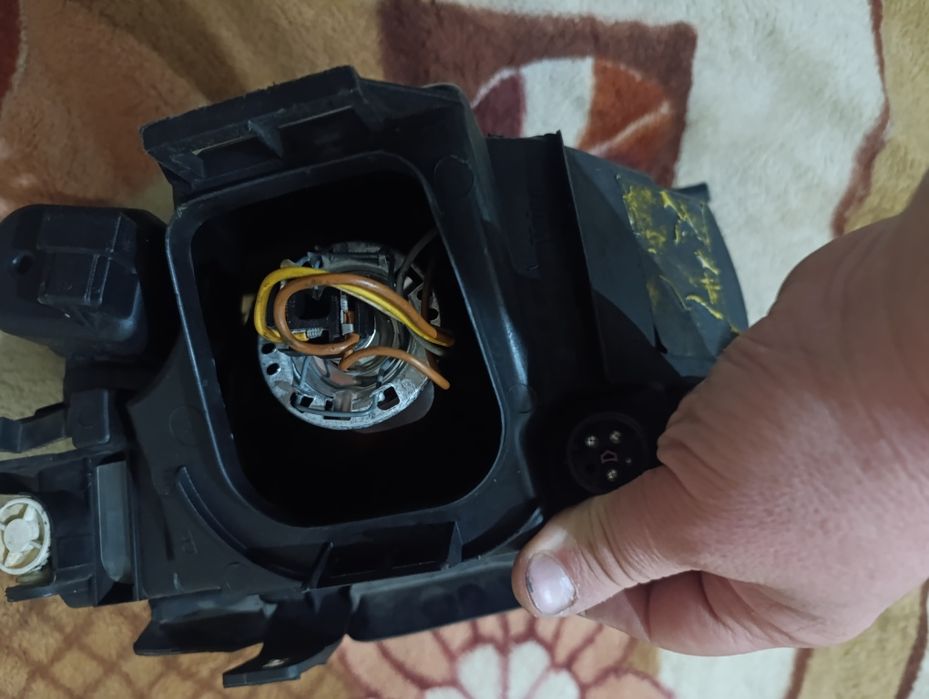 Фара на Ауди А4 В5