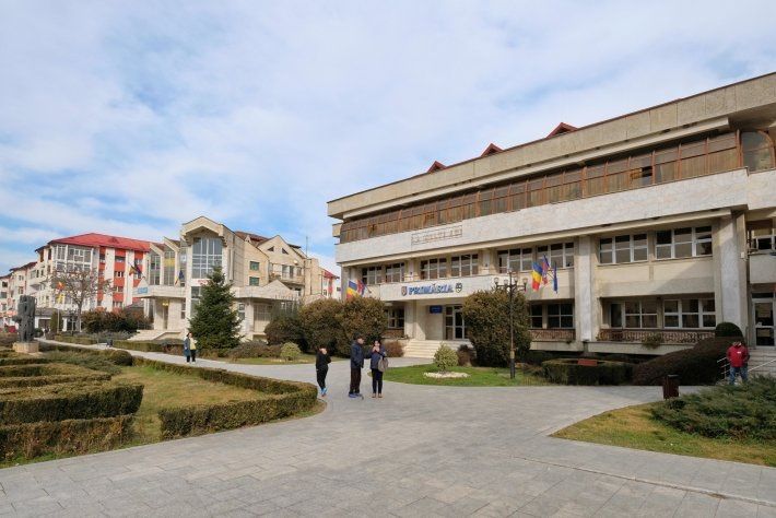 Inchiriez apartament 2 camere