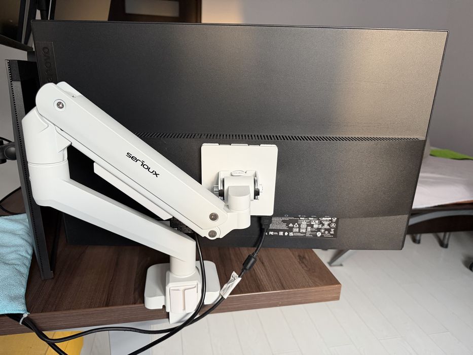 Monitor LED Lenovo  27" Full HD + suport birou