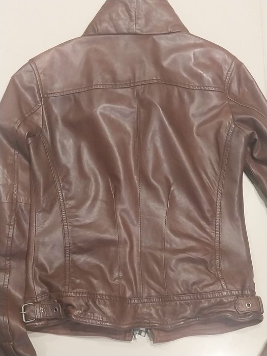 Дамско, кожено яке BERSHKA