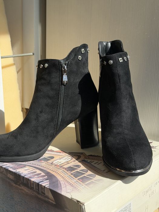 Продам полусапожки новые