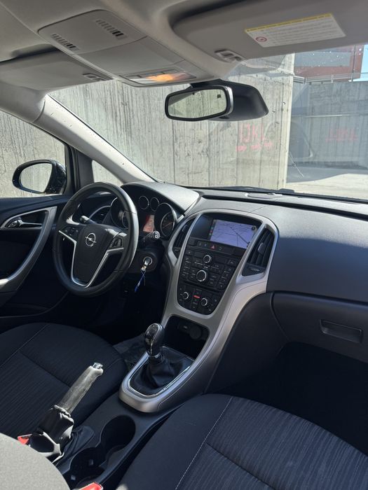 Opel Astra J 2011, 122.000 km