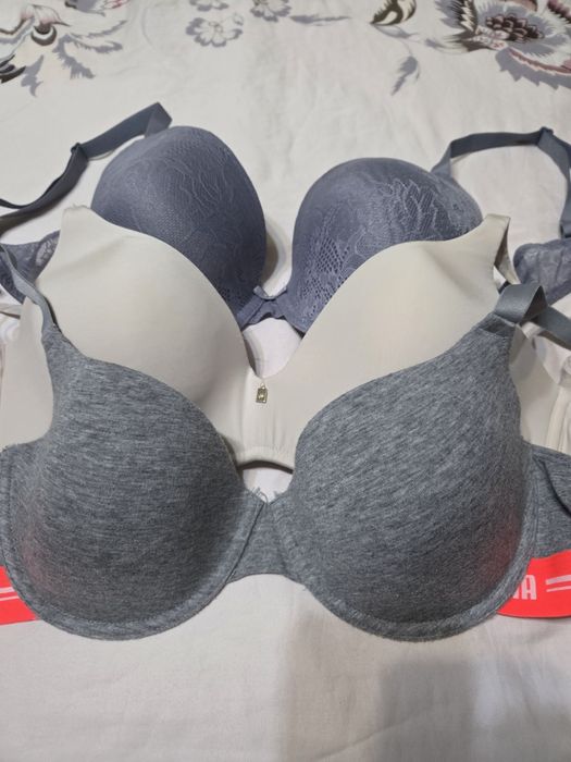 Сутиени три броя