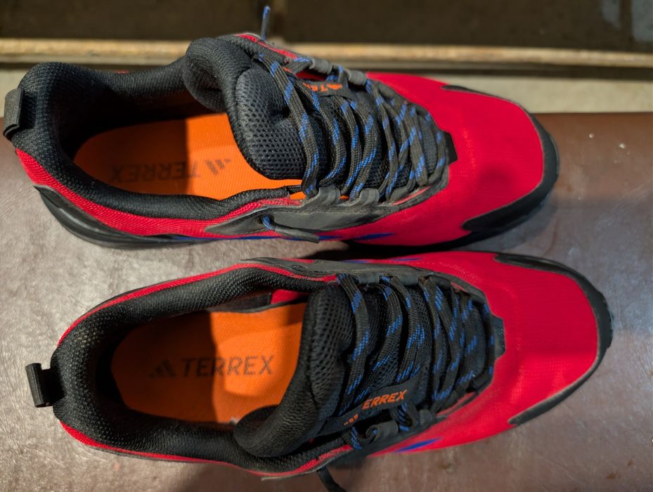 Adidas marimea 44