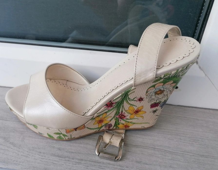 Sandale piele mărimea 35