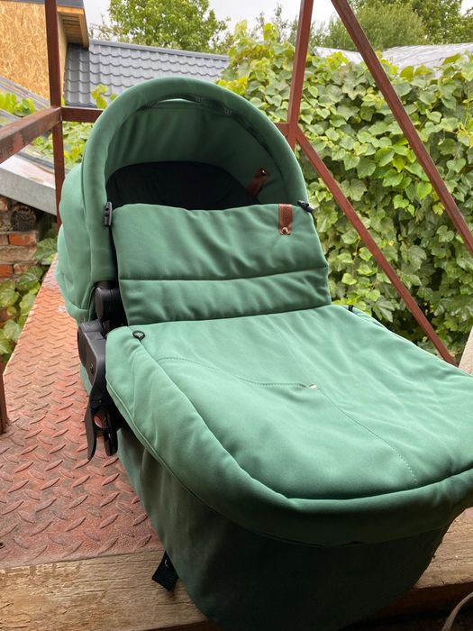 Carucior copii Chipolino Piruet 3 in 1 cu sezut rotativ