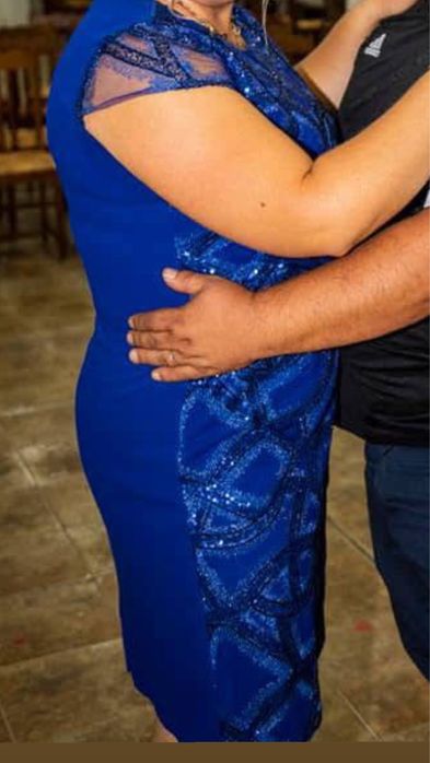 Официална рокля