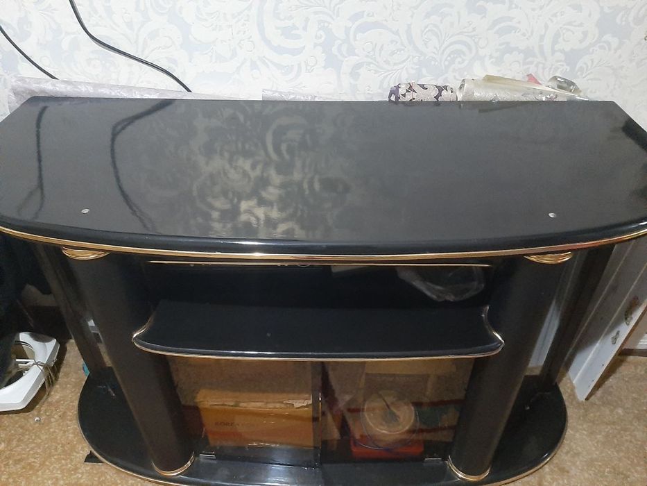 Продаётся тумба большого размера!