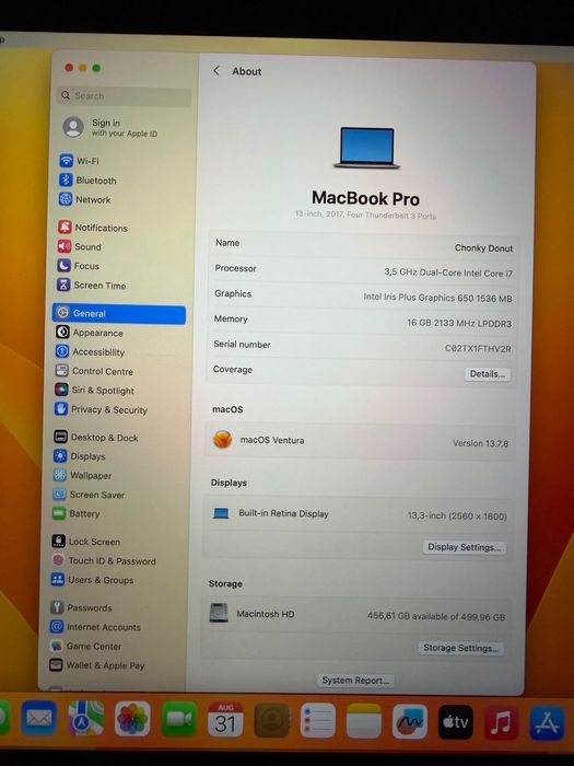 MacBook Pro 2017 (Intel Core i7 / 16GB RAM)
