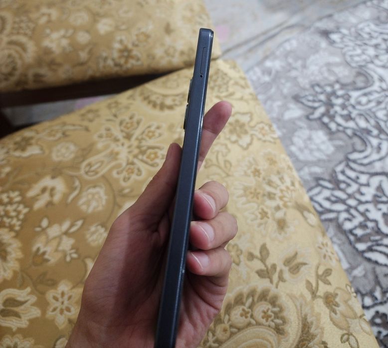 Telefon arzon narxga sotiladi