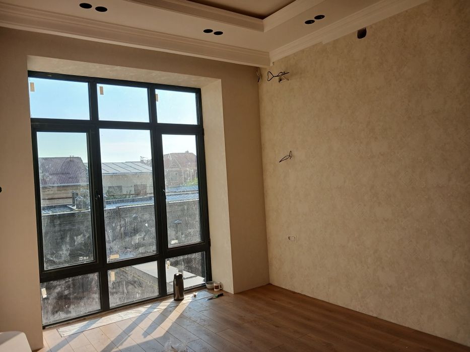 Yakkasaroyda Salamatinani yonida 2 ta 2.5 sotih engi uy