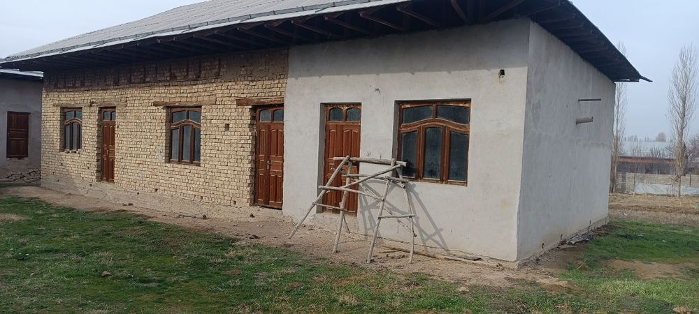 Uchastka sotiladi 12 sotik