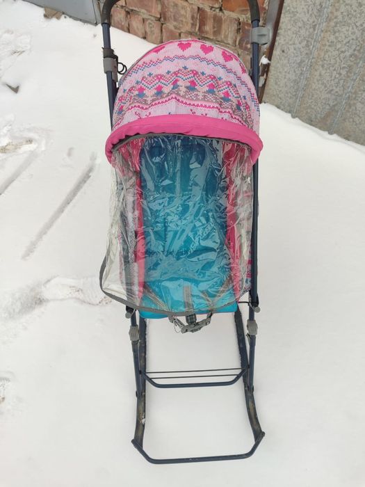 Продам санки в хорошем состоянии.