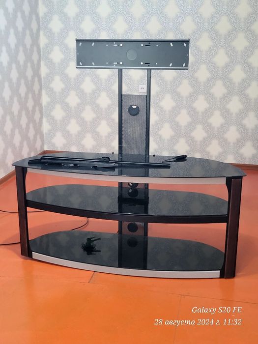 Кронштейн для телевизора.