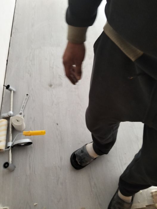 Прадаётся ламинат