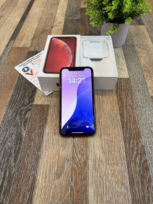 Продам iPhone XR 80% Акб