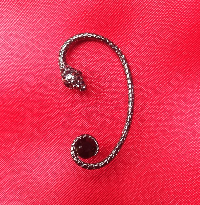 Продам Серьги каффы