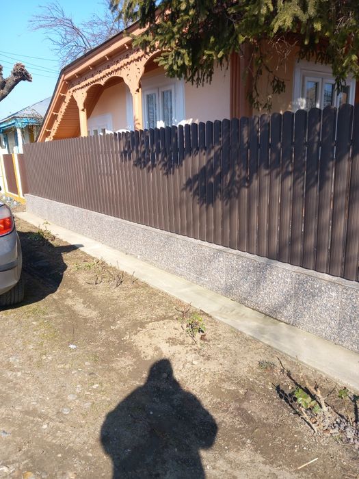 Construim garduri la comanda clientului