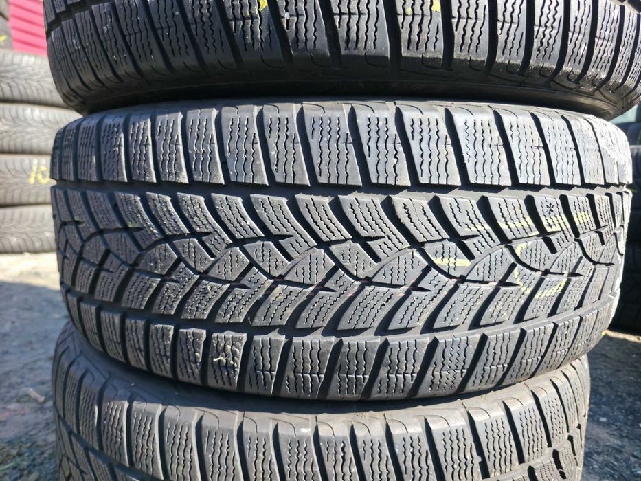 4 Anvelope de IARNA - 225/55/18 102V - GoodYear Ultra Grip + SUV - Stare F BUNA - DOT 2022 !