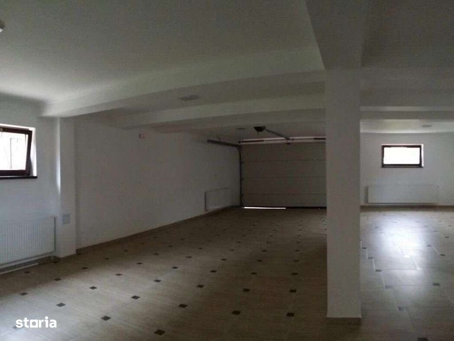 Vila lux de 5 camere cu parcare subterana în zona Bragadiru - Ghencea